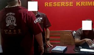 Doc. Kuasa hukum mendampingi klien saat berada di ruang Satuan Reserse Kriminal Polresta Yogyakarta, Rabu (21/1/2026). Pendampingan dilakukan dalam rangka memastikan proses pemeriksaan dan penanganan perkara berjalan sesuai prosedur hukum, dengan identitas pihak terkait disamarkan demi menjaga privasi dan asas praduga tak bersalah. (Foto: Wilma).