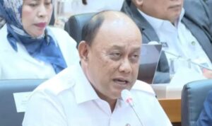 Doc. Kepala Badan Gizi Nasional (BGN) menyampaikan penjelasan saat rapat kerja bersama Komisi IX DPR RI di Jakarta, yang membahas kebijakan ketenagakerjaan, implementasi P3K, serta kesiapan operasional Badan Gizi Nasional. (Sumber Foto: TV Parlemen).
