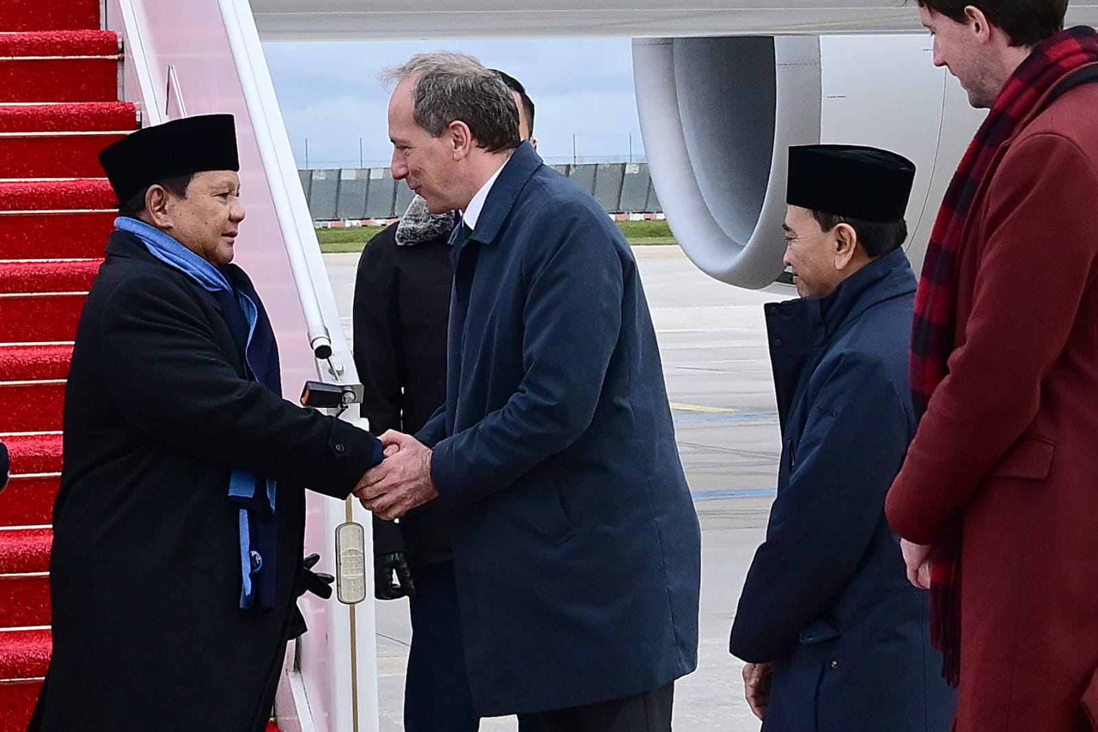 Doc. Pesawat Kepresidenan yang membawa Presiden Republik Indonesia Prabowo Subianto mendarat di Bandar Udara Orly, Paris, Prancis, pada Jumat, 23 Januari 2026, dalam rangka kunjungan kenegaraan untuk memperkuat hubungan diplomatik dan kerja sama bilateral antara Indonesia dan Prancis. (Sumber: Biro Pers, Media, dan Informasi Sekretariat Presiden).