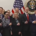 Doc. Tangkapan layar video yang memperlihatkan perwakilan Republik Indonesia saat berada di Amerika Serikat dalam rangka menjalankan agenda pertemuan terkait kerja sama perdagangan dan fasilitasi perdagangan digital antara kedua negara. (Sumber: Kompas TV Youtube Chanel).