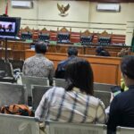 Doc. Suasana persidangan perkara dugaan suap pembangunan paviliun RSUD dr Harjono Ponorogo di Pengadilan Tipikor Surabaya, Selasa (10/2/2026). (Foto: Deddy Arisandy).