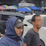 Doc. Petugas kepolisian mengamankan salah seorang juru parkir liar dalam operasi penertiban di kawasan Pasar Tanah Abang. Wajah terduga pelaku diburamkan untuk melindungi identitas yang bersangkutan serta menjunjung asas praduga tak bersalah selama proses pemeriksaan berlangsung. (NR).