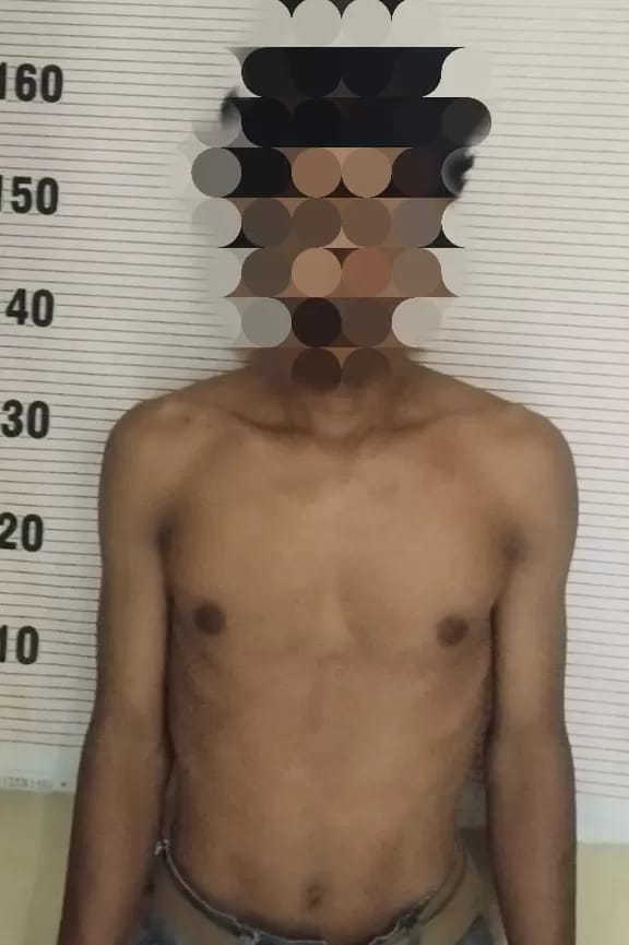 Doc. Terduga tersangka kasus perkelahian di kawasan Pasar Wadai Ramadan, Banjarmasin, Sabtu (21/2/2026). Wajah terduga tersangka diburamkan (blur) untuk melindungi hak privasi dan menjunjung asas praduga tak bersalah sesuai Kode Etik Jurnalistik, mengingat proses hukum masih berlangsung. (Foto: Muhammad Wahyu).