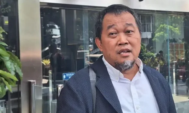 Doc. Boyamin Saiman selaku Koordinator Masyarakat Anti Korupsi Indonesia (MAKI) dalam dokumentasi pada kesempatan sebelumnya. Foto ini digunakan sebagai ilustrasi dan tidak terkait langsung dengan waktu penyampaian pernyataan. (Sumber Foto: Pikiran Rakyat).