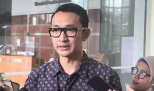 Doc. Juru Bicara Komisi Pemberantasan Korupsi, Budi Prasetyo, saat memberikan penjelasan kepada awak media terkait operasi tangkap tangan terhadap Bupati Pekalongan di Gedung KPK, Jakarta. (Sumber Foto: KPK).