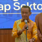 Doc. Menteri Energi dan Sumber Daya Mineral Bahlil Lahadalia saat menyampaikan keterangan kepada awak media dalam konferensi pers terkait dampak dinamika geopolitik Timur Tengah terhadap sektor energi nasional. (NR).