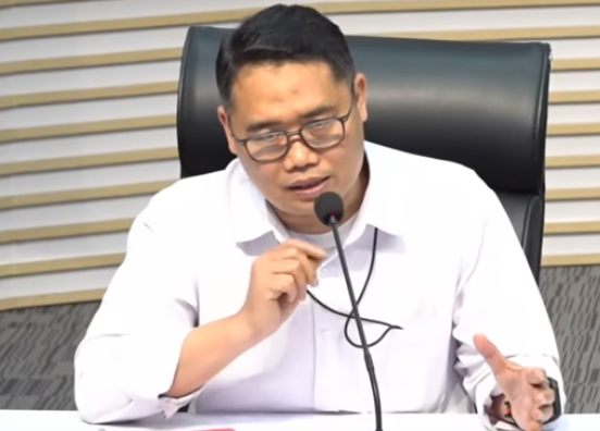 Doc. Deputi Penindakan dan Eksekusi KPK, Asep Guntur Rahayu, menyampaikan keterangan pers terkait perkembangan penyidikan kasus dugaan korupsi pengadaan jasa outsourcing di lingkungan Pemerintah Kabupaten Pekalongan dalam konferensi pers di Gedung Merah Putih Komisi Pemberantasan Korupsi, Jakarta. (Sumber Foto: KPK).