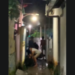 Doc. Tangkapan layar rekaman CCTV yang memperlihatkan situasi di sekitar lokasi dugaan pengeroyokan di kawasan Jalan Sungai Jingah, Banjarmasin, yang kini menjadi perhatian warga setelah videonya beredar luas di media sosial. (Sumber Foto: Tangkpaan layar CCTV Warga).