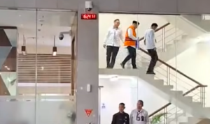 Doc. Mantan Menteri Agama RI Yaqut Cholil Qoumas alias Gus Yaqut berada di Gedung KPK, Jakarta Selatan, usai menjalani pemeriksaan selama sekitar tiga jam terkait kasus dugaan korupsi pengelolaan kuota haji, Rabu (25/3/2026). (NR).