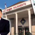 Doc. Aprizal, S.Sy., C.JKJ., C.MDF., saat berfoto dengan latar belakang Pengadilan Negeri Mojokerto. Berdasarkan SK Ketua PN Mojokerto Nomor 373/KPN.W14-U12/SK.HK1.2.5/I/2026, ia resmi ditunjuk sebagai Mediator Non-Hakim untuk memperkuat penyelesaian perkara perdata melalui jalur mediasi. (Foto: FERADI MEDIATORE Official).