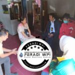 Doc. Mediator Sukindar saat memfasilitasi pertemuan mediasi antara pihak keluarga pelapor dan keluarga pihak yang disebut dalam dugaan persoalan transaksi pembelian rumah di kawasan Gajahmungkur, Kota Semarang, Jumat (13/3/2026). (Foto: ilma – Kontributor).