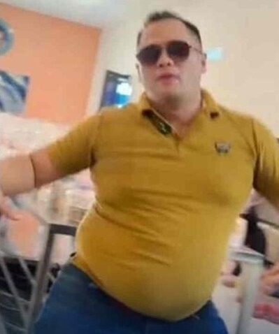 Doc. Tangkapan layar video viral yang memperlihatkan Hendrik Irawan berjoget di area dapur Satuan Pelayanan Pemenuhan Gizi (SPPG) di Kabupaten Ciamis, Jawa Barat, yang memicu sorotan publik dan menjadi perhatian Badan Gizi Nasional (BGN). (Dila – Kontributor).