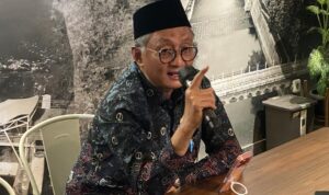 Menteri PU Dody Hanggodo Tegaskan Dukungan Penuh atas Penggeledahan Kejaksaan, Pastikan Tanpa Intervensi Doc. Menteri Pekerjaan Umum (PU), Dody Hanggodo, menyampaikan keterangan kepada awak media dalam konferensi pers terkait penggeledahan yang dilakukan oleh tim penyidik kejaksaan di lingkungan kementeriannya.