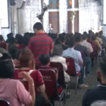 Doc. Sejumlah umat Katolik tampak duduk di kursi yang telah disediakan di area Gereja Katedral Jakarta dan lokasi pendukung untuk mengikuti rangkaian perayaan Jumat Agung dengan tertib dan khidmat, Jumat (3/4/2026).