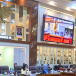 Doc. Suasana rapat kerja Komisi IX DPR RI bersama Menteri Kesehatan dan Menteri Sosial di ruang rapat Komisi IX DPR RI, Rabu (15/4/2026), yang membahas penonaktifan peserta BPJS PBI serta dampaknya terhadap layanan kesehatan masyarakat. (Sumber: Parlemen TV).