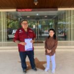 Doc. Donny Andretti bersama Tyas Susanti saat berada di Kantor Direktorat Reserse Kriminal Umum Polda Jawa Tengah usai agenda pengajuan laporan dugaan tindak pidana penggelapan dan penipuan, Jumat (24/4/2026).