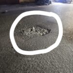 Doc. Kondisi Jalan Teluk Tiram, Kelurahan Telawang, Kecamatan Banjarmasin Barat, Kota Banjarmasin, terlihat berlubang di sejumlah titik, Sabtu (4/4/2026). Kerusakan jalan tersebut dinilai membahayakan keselamatan pengguna jalan yang melintas.