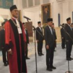 Doc. Liliek Prisbawono Adi berada di lokasi acara pelantikan hakim konstitusi di Istana Negara, Jakarta, sebelum mengikuti rangkaian prosesi resmi pengucapan sumpah jabatan.