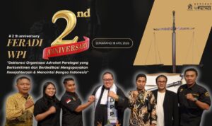 Doc. Ketua Umum FERADI WPI, Adv. Donny Andretti, S.H., S.Kom., M.Kom., tampak di posisi tengah bersama jajaran organisasi dalam sebuah momen kegiatan, foto ini digunakan sebagai ilustrasi kebersamaan dan soliditas organisasi. (Foto: FRADI WPI Official).