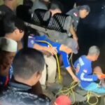 Doc. Tim SAR gabungan bersama relawan melakukan upaya pencarian terhadap korban yang dilaporkan tenggelam di Sungai Martapura, Banjarmasin, Sabtu (18/4/2026) malam, dengan menyisir aliran sungai di sekitar lokasi kejadian.
