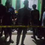 Doc. Kondisi kediaman korban di Komplek Griya Permata Ujung, Handil Bakti, Kabupaten Barito Kuala, yang telah dipasangi garis polisi oleh petugas untuk kepentingan penyelidikan, Selasa (21/4/2026).