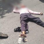 Doc. Korban terlihat tergeletak di badan jalan usai kecelakaan lalu lintas di simpang empat Sungai Andai, Banjarmasin Utara, Rabu (22/4/2026), sebelum proses evakuasi dilakukan oleh petugas.