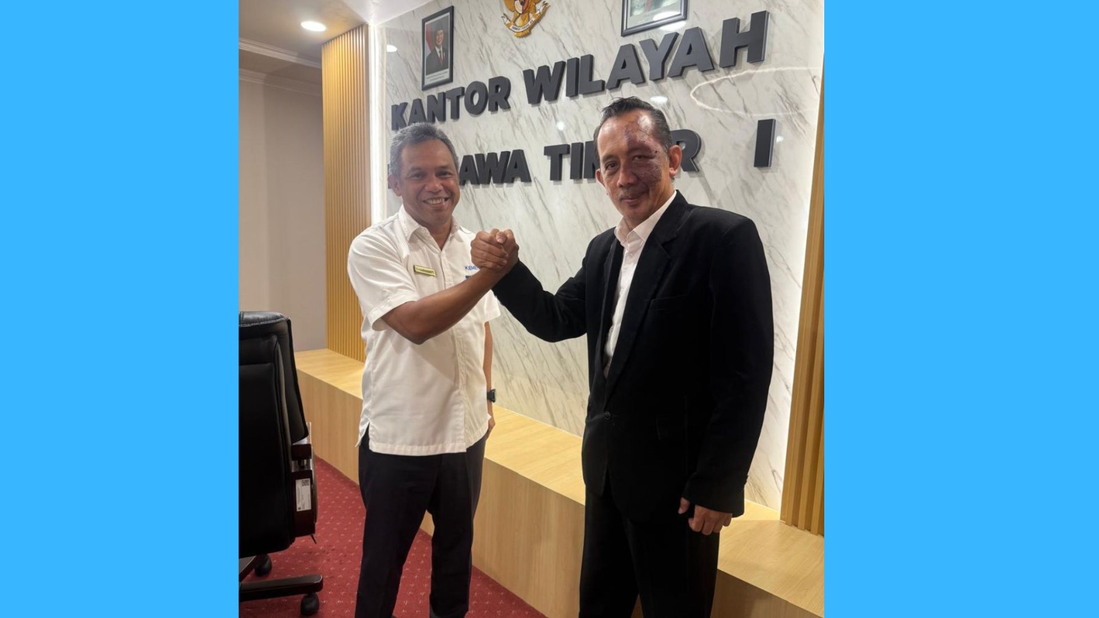 Doc. Yulianto Kiswocahyono berjabat tangan dengan perwakilan Kanwil DJP Jawa Timur I usai audiensi antara KADIN Jawa Timur dan Kanwil DJP Jawa Timur I di Surabaya, Senin (27/4/2026).