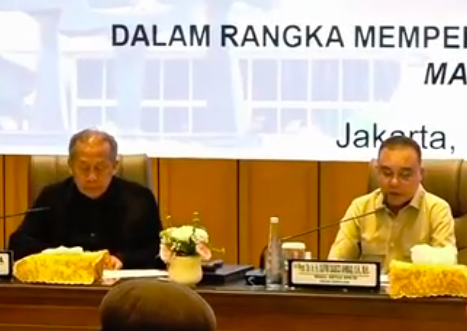 Doc. Wakil Ketua DPR RI Sufmi Dasco Ahmad menyampaikan keterangan kepada awak media terkait rencana keterlibatan pemerintah melalui badan investasi nasional dalam kepemilikan saham perusahaan aplikator ojek online, di Kompleks Parlemen, Senayan, Jakarta.