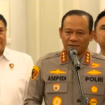 Doc. Kapolda Metro Jaya KOMJENPOL Asep Edi Suheri saat memberikan keterangan pers kepada awak media terkait pengungkapan kasus kejahatan jalanan dan langkah penguatan patroli keamanan di wilayah Jabodetabek. Konferensi pers digelar sebagai bentuk penyampaian informasi resmi kepolisian kepada masyarakat mengenai situasi kamtibmas dan penanganan tindak kriminalitas.