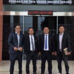 Doc. Kuasa hukum Sekretaris Daerah Kota Cilegon saat berada di Pengadilan Tata Usaha Negara untuk mengikuti proses persidangan terkait sengketa jabatan Sekda Cilegon.