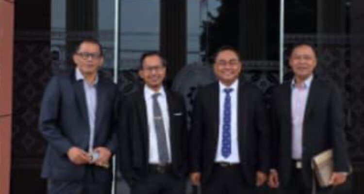 Doc. Kuasa hukum Sekretaris Daerah Kota Cilegon saat berada di Pengadilan Tata Usaha Negara untuk mengikuti proses persidangan terkait sengketa jabatan Sekda Cilegon.