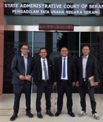 Doc. Kuasa hukum Sekretaris Daerah Kota Cilegon saat berada di Pengadilan Tata Usaha Negara untuk mengikuti proses persidangan terkait sengketa jabatan Sekda Cilegon.