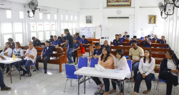Doc. Suasana kegiatan pelayanan rohani yang digelar FERADI WPI Jakarta Raya bersama Subur Jaya Lawfirm di Lapas Narkotika Kelas IIA Gunung Sindur, Kabupaten Bogor, Rabu (6/5/2026). Terlihat Wakil Ketua Umum DPP FERADI WPI sekaligus Ketua DPD FERADI WPI Jakarta, Harriani Bianca Daryana, memimpin puji-pujian didampingi ps. Melkianus Reawaruw dan Pastor Eko Setiadi, sementara warga binaan mengikuti rangkaian ibadah dengan khidmat.