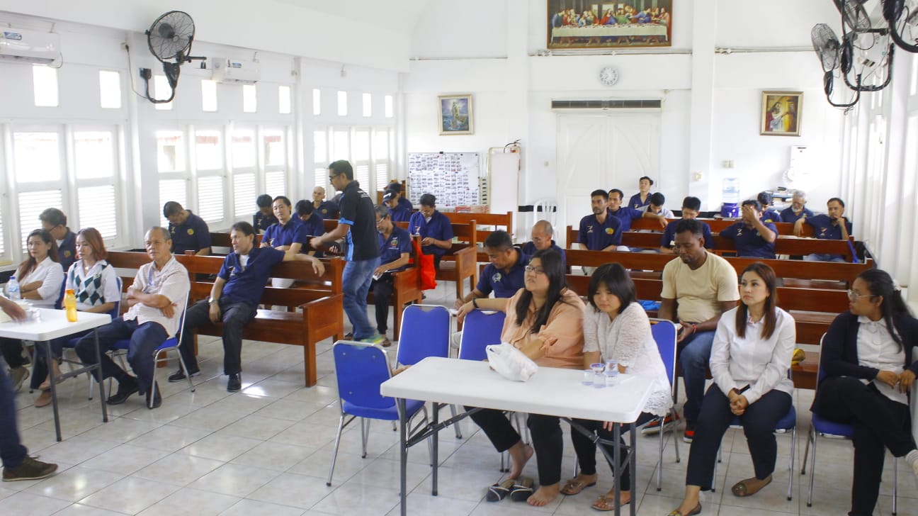 Doc. Suasana kegiatan pelayanan rohani yang digelar FERADI WPI Jakarta Raya bersama Subur Jaya Lawfirm di Lapas Narkotika Kelas IIA Gunung Sindur, Kabupaten Bogor, Rabu (6/5/2026). Terlihat Wakil Ketua Umum DPP FERADI WPI sekaligus Ketua DPD FERADI WPI Jakarta, Harriani Bianca Daryana, memimpin puji-pujian didampingi ps. Melkianus Reawaruw dan Pastor Eko Setiadi, sementara warga binaan mengikuti rangkaian ibadah dengan khidmat.