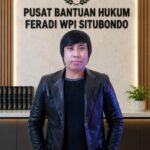 Doc. Rasyidi., C,PM., C,LOP., C,MDF., C,PFW., C,JKJ (Didik Castielo), Ketua PBH FERADI WPI SITUBONDO, saat menyampaikan komitmen lembaganya dalam memberikan pendampingan dan bantuan hukum bagi masyarakat, khususnya wilayah Tapal Kuda.