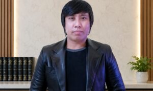 Doc. Rasyidi., C,PM., C,LOP., C,MDF., C,PFW., C,JKJ (Didik Castielo), Ketua PBH FERADI WPI SITUBONDO, saat menyampaikan komitmen lembaganya dalam memberikan pendampingan dan bantuan hukum bagi masyarakat, khususnya wilayah Tapal Kuda.