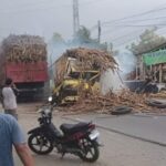 Doc. Kondisi lokasi kecelakaan di Jalan Raya Thamrin, Lawang, Kabupaten Malang, tampak bagian belakang truk bermuatan tebu usai menabrak warung dan tiang baliho akibat diduga mengalami rem blong, Selasa (12/5/2026).
