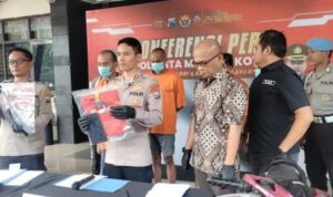 Doc. Petugas kepolisian menunjukkan sejumlah barang bukti hasil tindak kejahatan saat konferensi pers pengungkapan kasus pencurian kendaraan bermotor (curanmor) di wilayah Kabupaten Malang, Rabu (13/5/2026). Dalam kegiatan tersebut, polisi juga menghadirkan sejumlah terduga pelaku yang telah diamankan untuk proses penyelidikan dan pengembangan lebih lanjut.