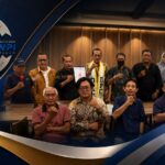 Doc. Jajaran pengurus dan anggota FERADI WPI DPC Sidoarjo berfoto bersama usai kegiatan pembentukan dan pengesahan susunan kepengurusan organisasi sebagai bentuk komitmen memperkuat konsolidasi internal, pelayanan hukum, serta pengembangan program advokasi dan edukasi hukum kepada masyarakat di wilayah Sidoarjo dan sekitarnya.