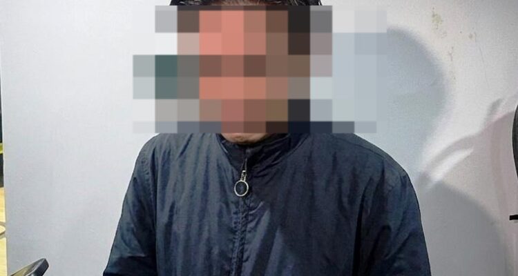 Doc. Seorang pria yang dikaitkan dengan video viral dugaan aktivitas narkoba menyampaikan klarifikasi kepada awak media terkait rekaman yang beredar di media sosial. Dalam dokumentasi ini, wajah yang bersangkutan sengaja diblur untuk menjaga asas praduga tak bersalah serta menghormati proses pendalaman dan pemeriksaan yang masih berlangsung oleh pihak berwenang.