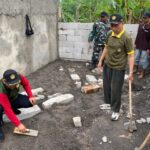 Doc. Pengurus dan pemuda LDII Kota Semarang bersama personel TNI dari Kodim 0733/Semarang mengikuti kegiatan kerja bakti pembangunan saluran air, jembatan, dan musolla dalam program TMMD Sengkuyung Tahun 2026 di Kelurahan Wates, Kecamatan Ngaliyan, Kota Semarang, Sabtu (16/5/2026).