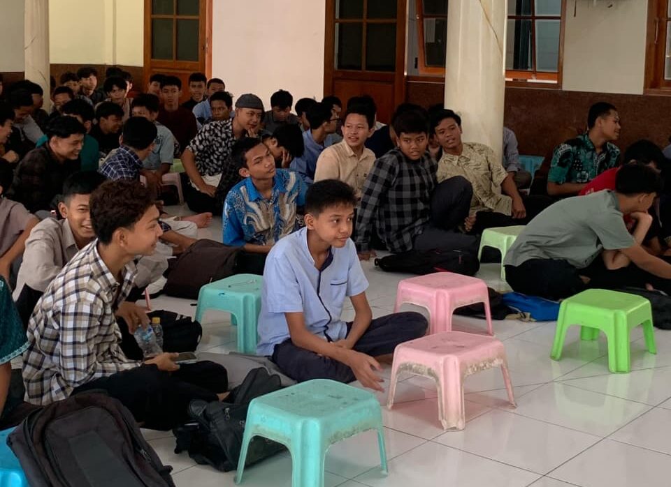 Doc. Para peserta mengikuti talkshow kepemudaan bertajuk “Cerdas Bersosial Media” yang diselenggarakan DPD LDII Kota Semarang di Masjid Shirothol Mustaqim, Semarang, Minggu (17/5/2026), sebagai upaya meningkatkan literasi digital generasi muda di era teknologi informasi.