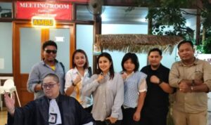 Kasus Ferdinand Oma Belum Jelas Sejak 2023, Harriani Bianca Tegaskan Akan Kawal Hingga Tuntas Doc. Foto bersama jajaran pengurus dan tim hukum FERADI WPI DPD DKI Jakarta usai rapat koordinasi dan konsolidasi penanganan perkara dugaan pengosongan rumah secara paksa di kawasan Bogor, Jumat (22/5/2026). Pertemuan tersebut membahas langkah hukum lanjutan, termasuk rencana pengajuan praperadilan dan pelaporan ke Propam Polri.