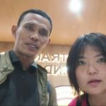 Doc. Sudirlam, tokoh masyarakat asal Kuantan Singingi, Riau, saat menyampaikan komitmen perjuangannya terkait dugaan belum terpenuhinya hak masyarakat transmigrasi UPT/SP 2 Desa Air Balui, Kabupaten Musi Banyuasin, Sumatera Selatan, didampingi tim hukum FERADI WPI DPD DKI Jakarta di Jakarta.