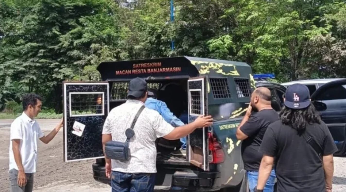 Doc. Petugas gabungan dari Polresta Banjarmasin, Dinas Perhubungan, dan Satpol PP melakukan pengamanan serta pengawasan penyaluran BBM bersubsidi di salah satu SPBU di Kota Banjarmasin, Selasa (26/5/2026). Kegiatan dilakukan untuk menjaga ketertiban dan mencegah dugaan praktik yang meresahkan masyarakat di area SPBU.