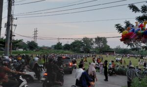 Senkom Kota Semarang Bersama TNI-Polri Laksanakan Pengamanan Shalat Idul Adha di Lapangan Garnisun Kalisari Doc. Suasana pelaksanaan Shalat Idul Adha 1447 Hijriah di Lapangan Garnisun Kalisari, Kota Semarang, Rabu (27/5/2026). Personel Senkom Kota Semarang bersama unsur TNI dan Polri melakukan pengamanan dan pengaturan arus lalu lintas guna menjaga kelancaran serta ketertiban kegiatan ibadah masyarakat.