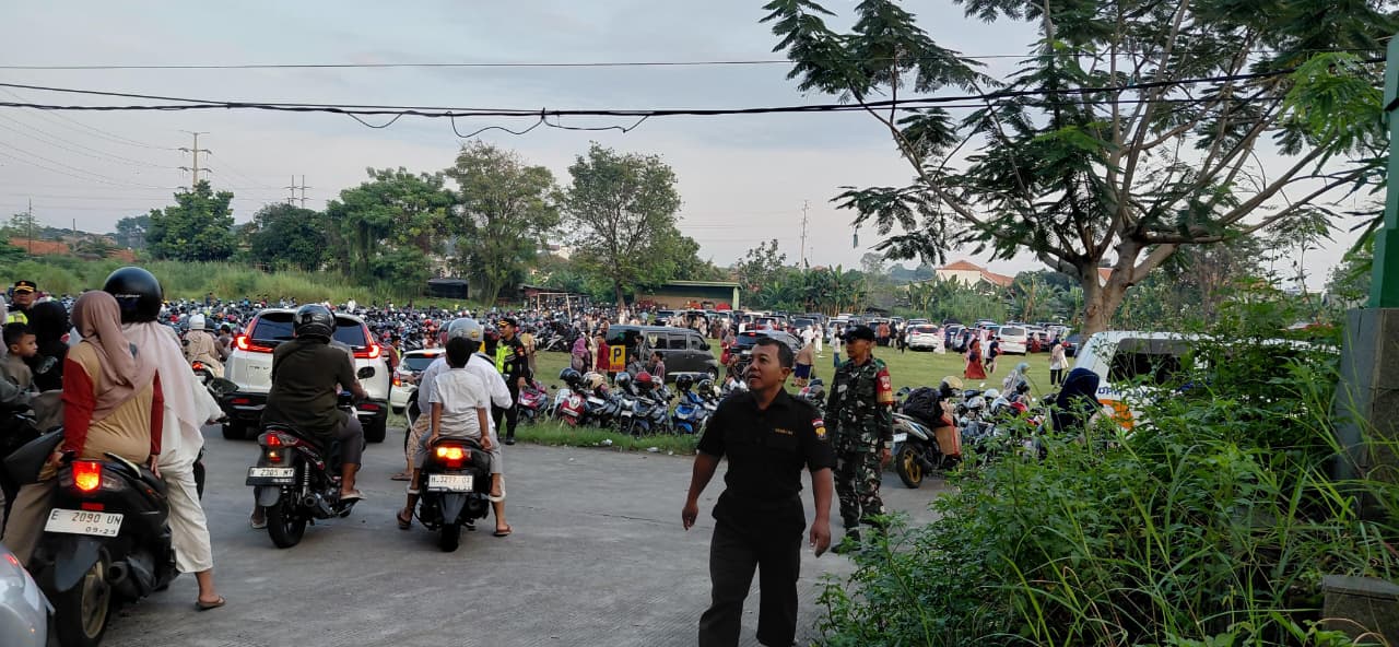 Doc. Jamaah mulai memadati Lapangan Garnisun Kalisari, Kota Semarang, Jawa Tengah, Rabu (27/5/2026), menjelang pelaksanaan Salat Idul Adha 1447 Hijriah. Warga dari sejumlah wilayah di Kota Semarang hadir sejak pagi hari untuk mengikuti rangkaian ibadah Hari Raya Idul Adha.