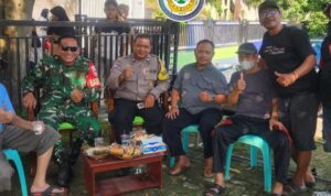 PC LDII Kecamatan Ngaliyan Laksanakan Penyembelihan dan Distribusi Hewan Kurban Idul Adha 1447 H Doc. Panitia dan warga berfoto bersama usai pelaksanaan penyembelihan hewan kurban Idul Adha 1447 Hijriah di wilayah Kecamatan Ngaliyan, Kota Semarang, Rabu (27/5/2026). Kegiatan tersebut meliputi proses penyembelihan, pengemasan, dan distribusi daging kurban kepada masyarakat.