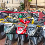Doc. Barang bukti berupa sejumlah sepeda motor yang diduga hasil tindak pidana pencurian kendaraan bermotor (curanmor) diamankan oleh Unit Reskrim Polsek Tambora, Jakarta Barat, dalam pengungkapan kasus yang melibatkan seorang tersangka berinisial E. Kendaraan tersebut saat ini disita untuk kepentingan penyidikan dan proses hukum lebih lanjut.