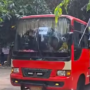 Doc. Bus yang mengangkut peserta aksi dari Badan Eksekutif Mahasiswa Universitas Indonesia (BEM UI) bersiap menuju lokasi penyampaian aspirasi di kawasan Bundaran Hotel Indonesia, Jakarta Pusat, Jumat (12/6/2026). Aksi tersebut mengangkat sejumlah isu terkait kondisi ekonomi nasional dan kebijakan publik.